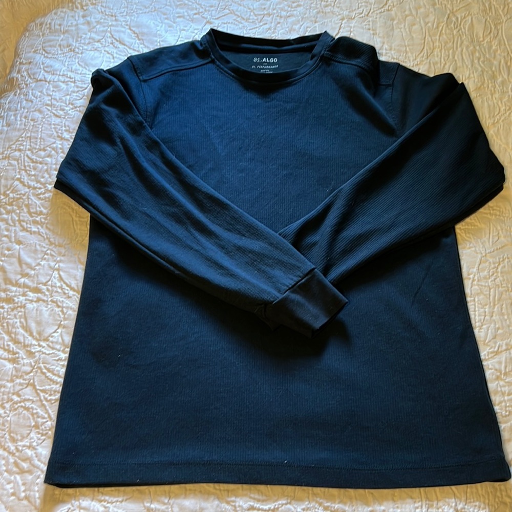 01. Algo 01. Performance long sleeved black shirt